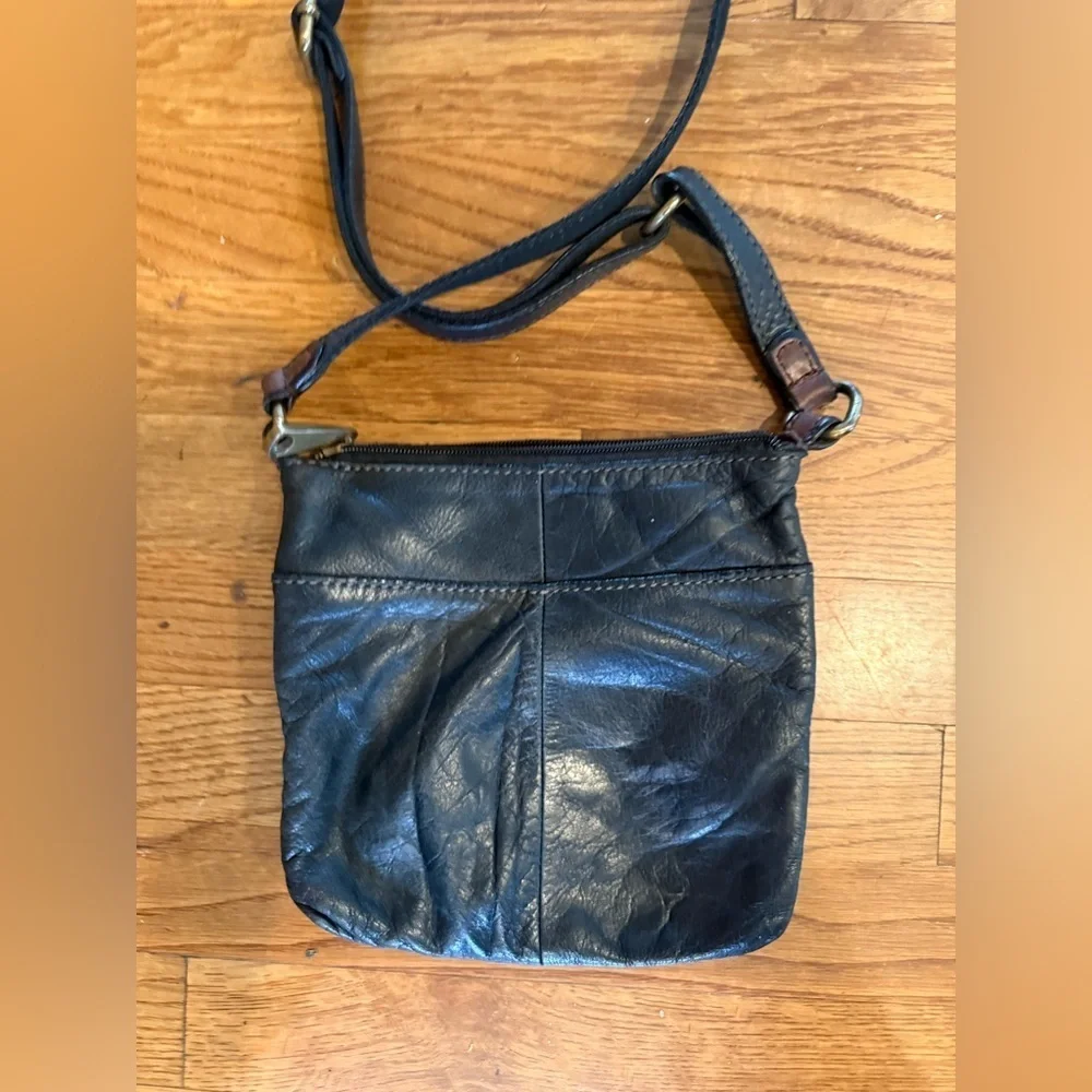 Fossil drop ladies